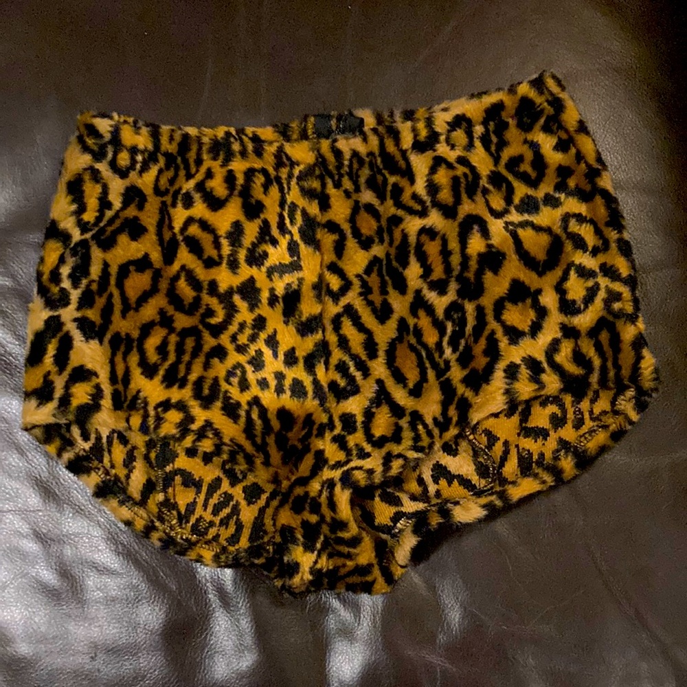 Vintage Lipservice Leopard Shorts. Size small.